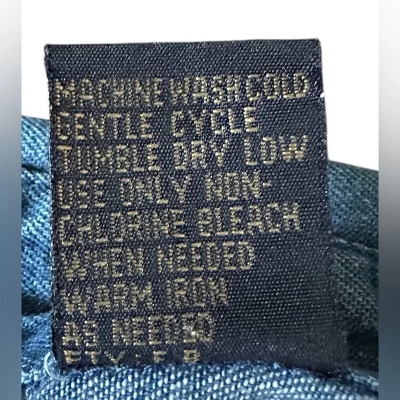 Vintage New Direction Womans Embroidered Denim Shirt with Fall Leaves. Size M - Picture 6 of 8